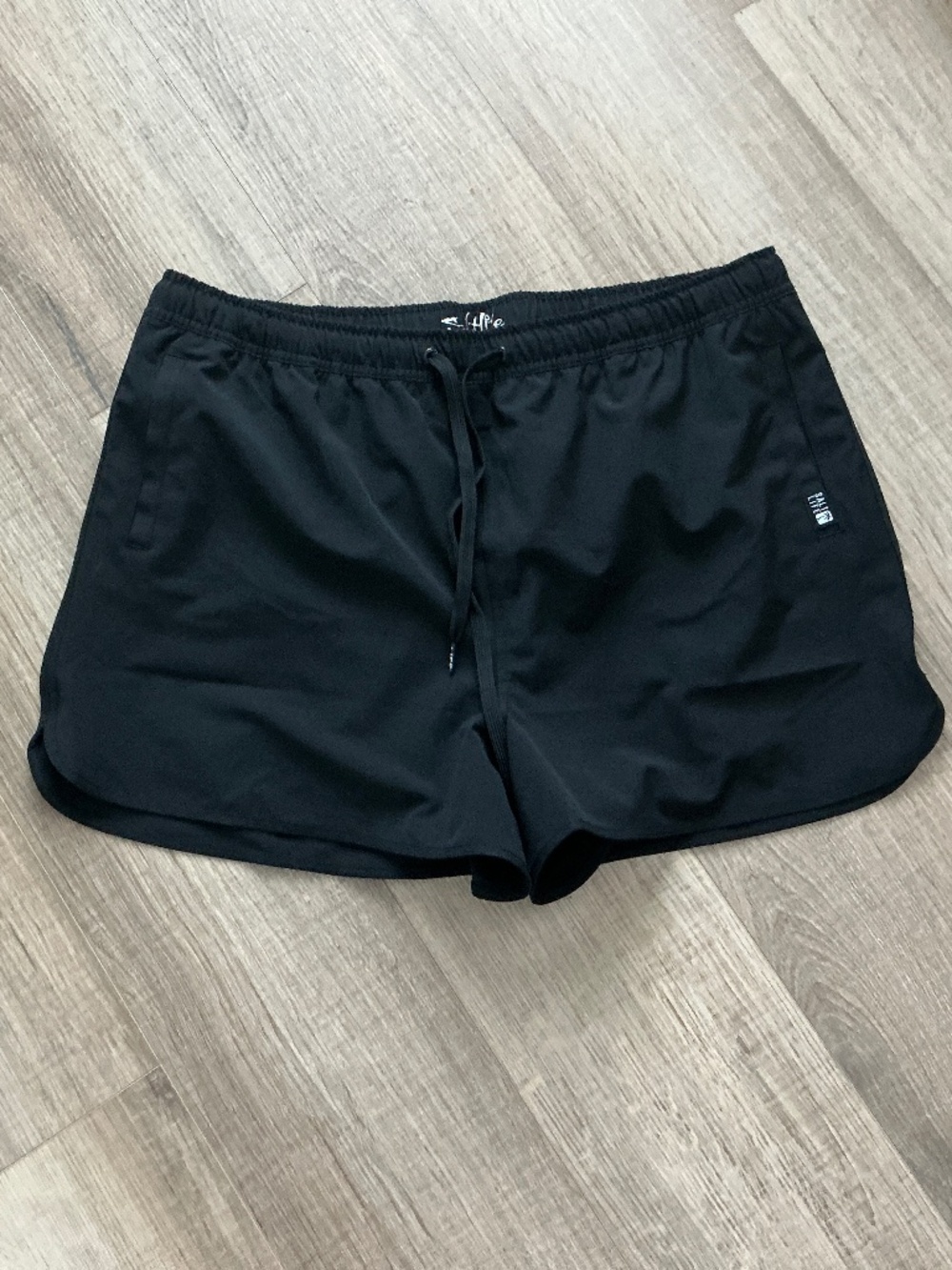 Salt Life black shorts large
